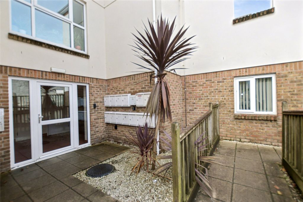 Additional image 4 of 1 bed flat for saleEast Hill, Tuckingmill, Camborne, Cornwall TR14