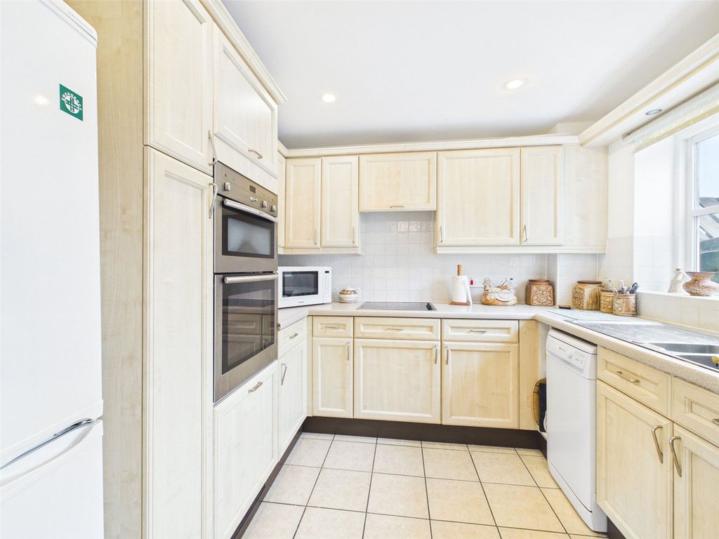 Additional image 5 of 2 bed terraced house for saleHill Farm Court, Chinnor, Oxfordshire OX39