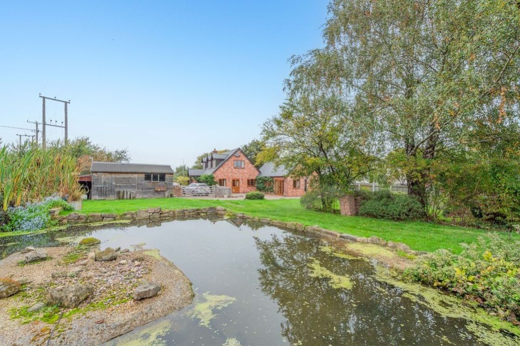 5 bed country house for saleWalford Lodge Dorrington, Shrewsbury SY5