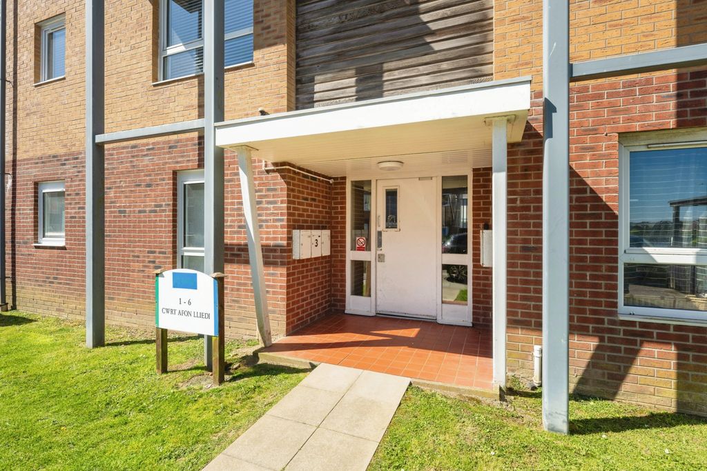 Additional image 13 of 2 bed flat for salePentre Doc Y Gogledd, Llanelli SA15