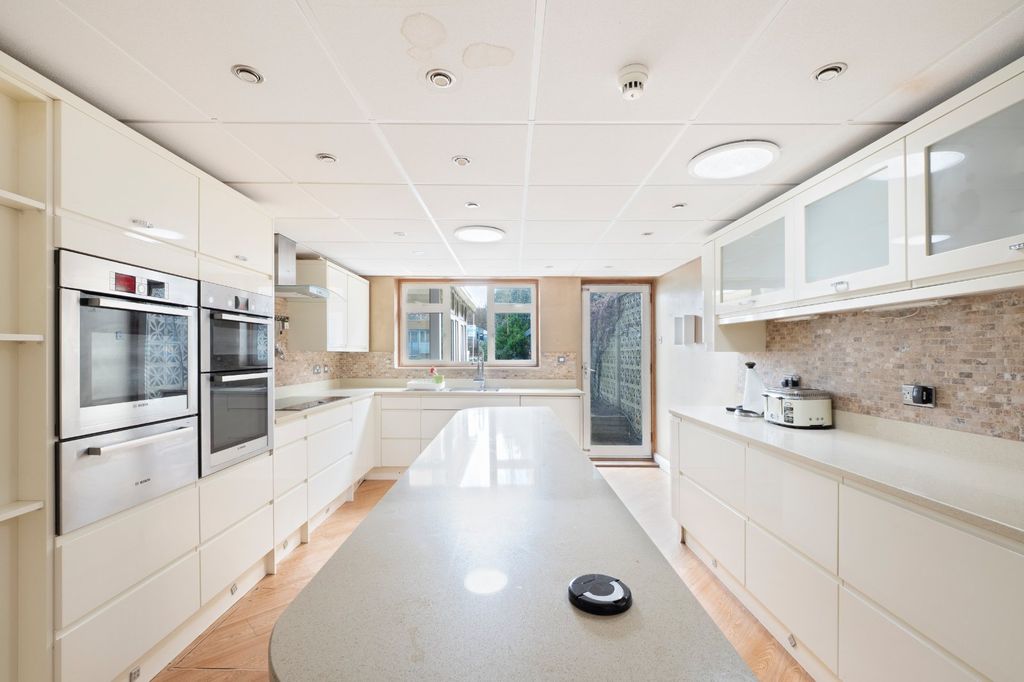 Additional image 27 of 6 bed semi-detached house for saleSalisbury Road, Carshalton SM5