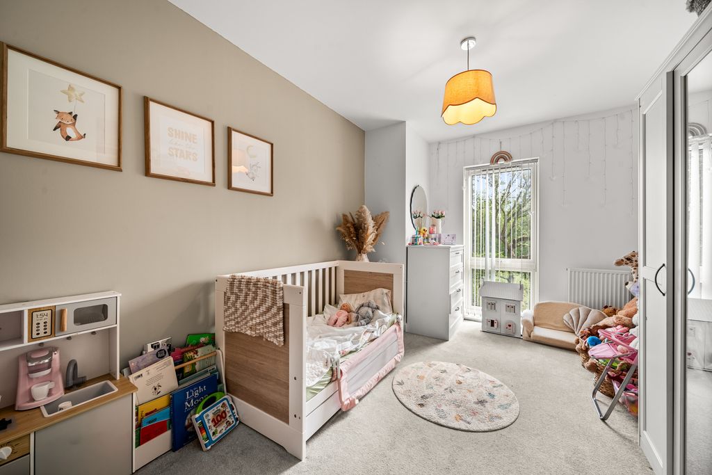 Additional image 12 of 2 bed flat for saleChertsey, Surrey KT16