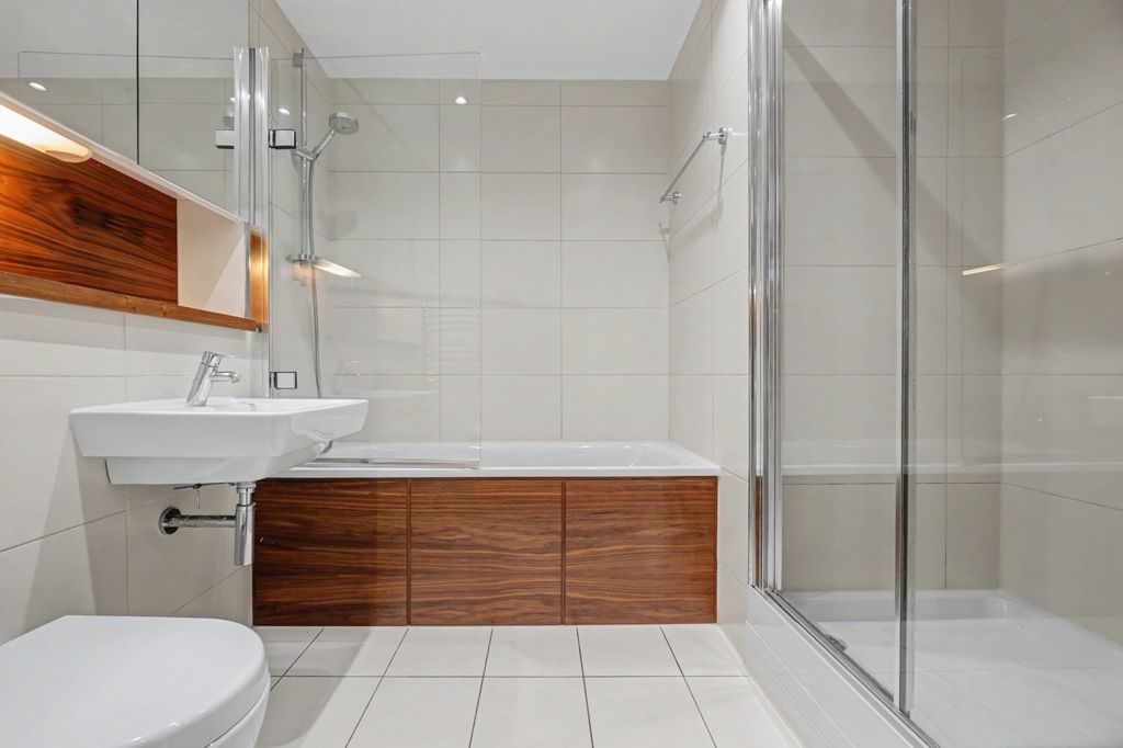 Additional image 8 of 3 bed flat for saleDock Head Road, Chatham ME4