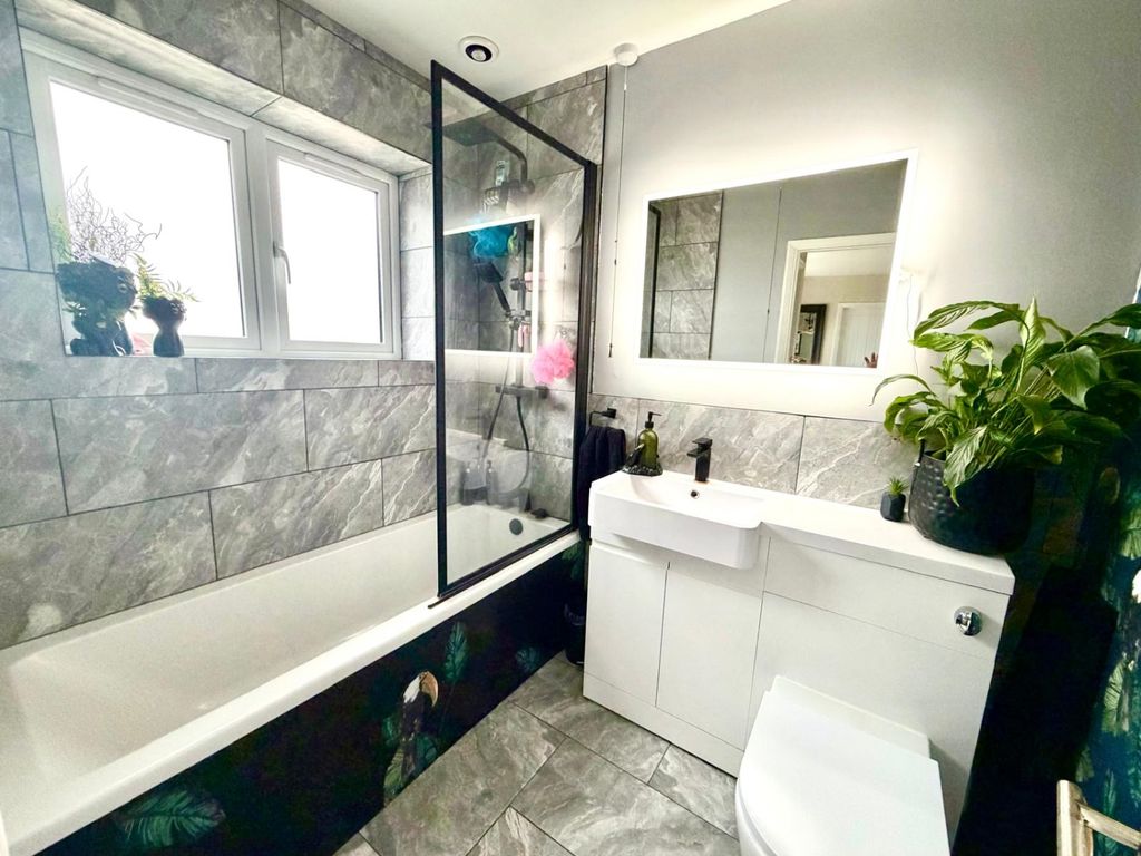 Additional image 11 of 4 bed detached house for saleLittle Green Lane, Chertsey, Surrey KT16
