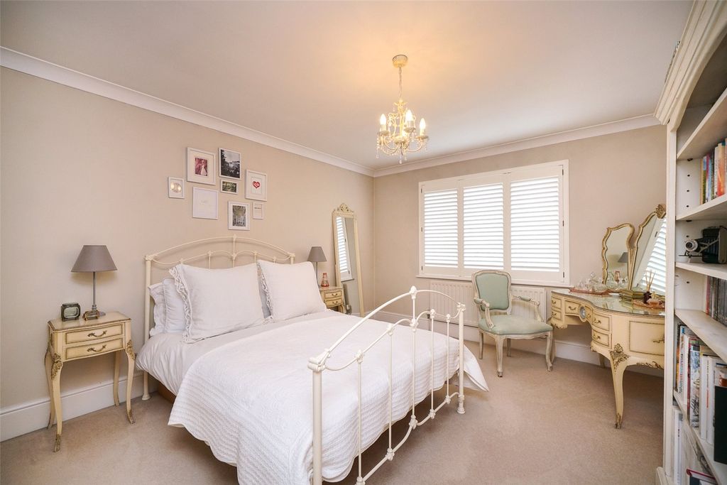 Additional image 24 of 5 bed detached house for saleChiltern Close, Bushey, Hertfordshire WD23