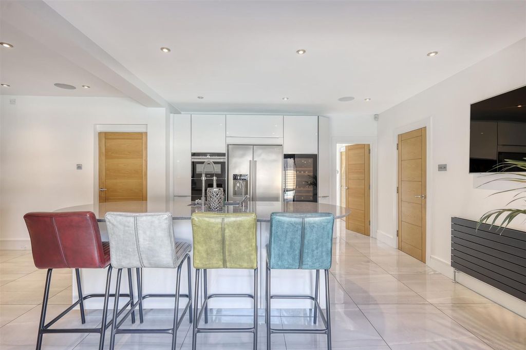 Additional image 13 of 4 bed detached house for saleCourtland Drive, Chigwell IG7