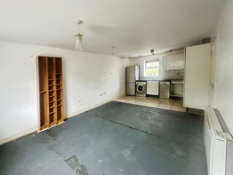 2 bed flat for saleNew Bridge Gardens, Bury BL9 photo 3