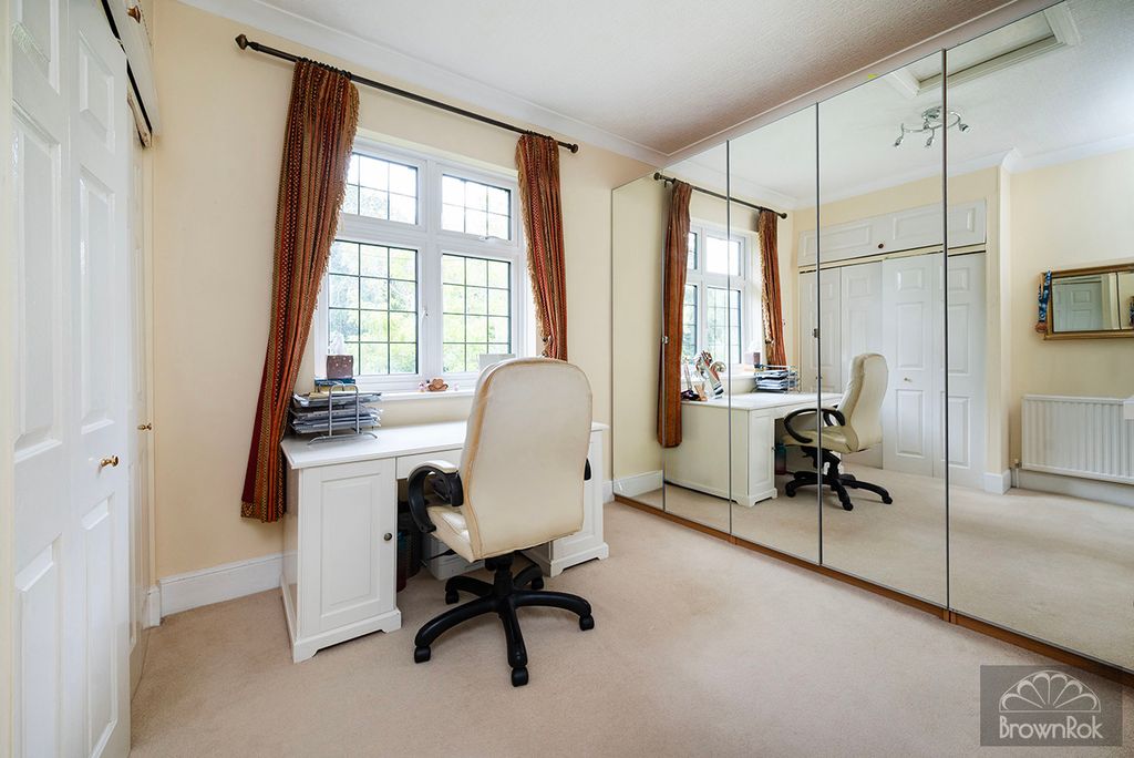 Additional image 11 of 5 bed detached house for saleHeathfield Road, Bushey, Hertfordshire WD23