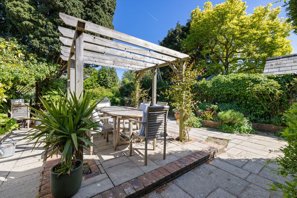 Additional image 31 of 4 bed semi-detached house for saleWhyke Road, Chichester PO19