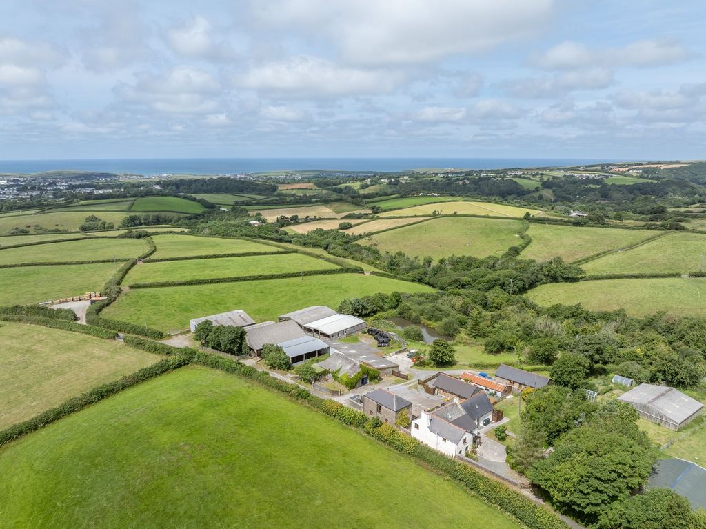 10 bed farm for saleHersham, Bude EX23