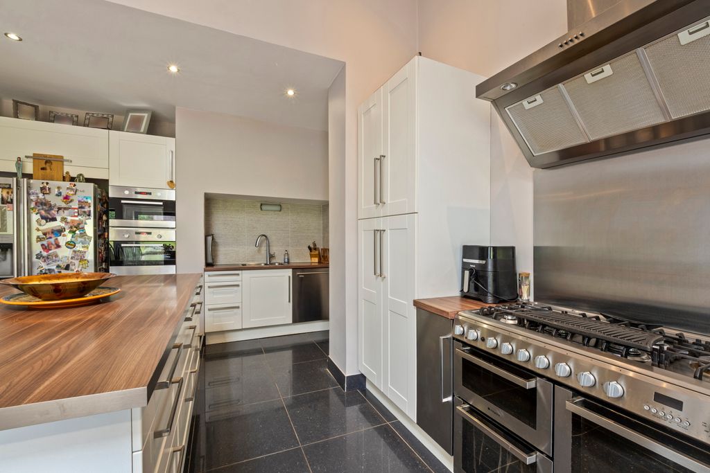 Additional image 14 of 5 bed detached house for saleCarshalton, Surrey SM5