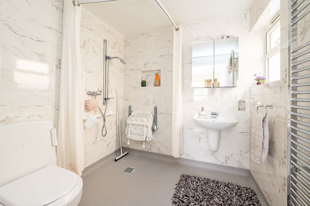 Additional image 21 of 7 bed detached house for saleVincent Avenue, Carshalton SM5
