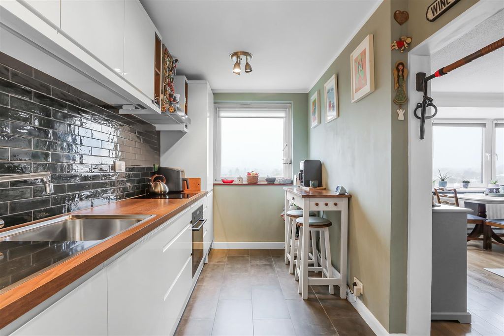 Additional image 9 of 2 bed flat for saleNorth Street, Carshalton SM5