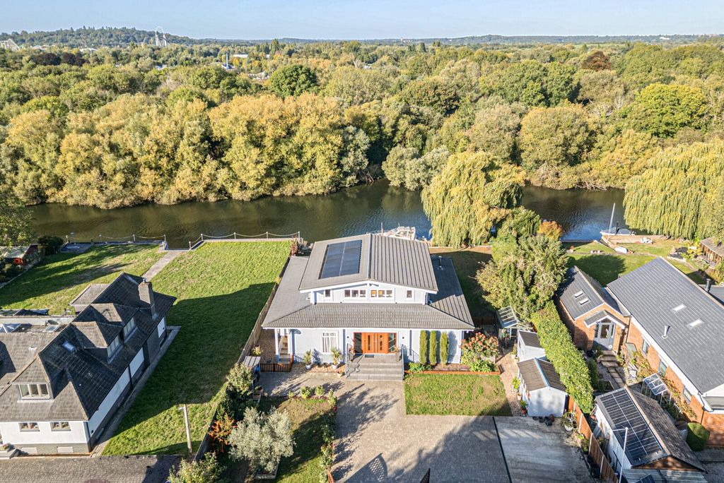 Additional image 20 of 4 bed detached house for saleLaleham Reach, Chertsey KT16