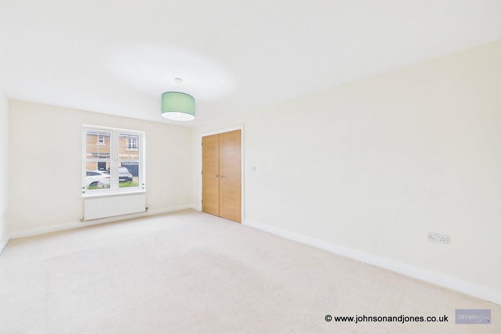 Additional image 9 of 4 bed detached house for saleKingfisher Close, Chertsey KT16