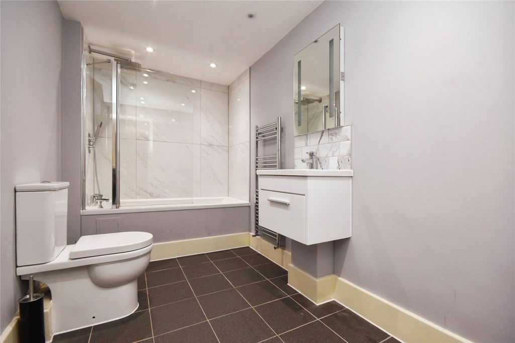 Additional image 11 of 2 bed flat for saleHigh Street, Chelmsford, Essex CM1