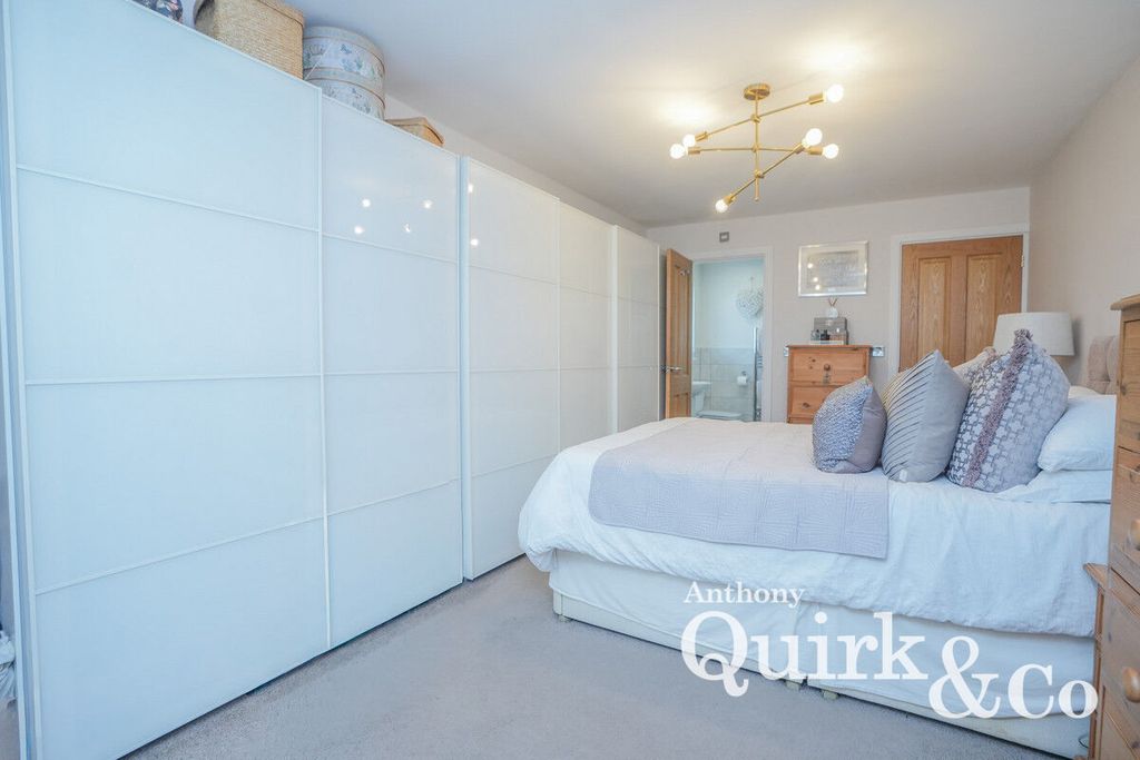 Additional image 14 of 4 bed detached house for saleChurch Parade, Canvey Island SS8