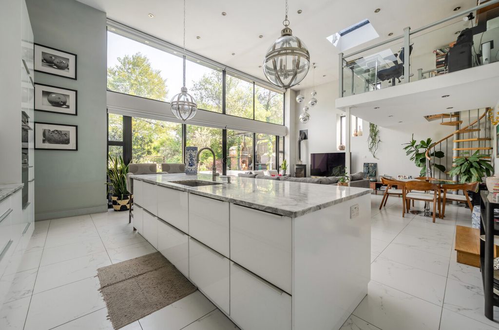 Additional image 12 of 5 bed detached house for saleThe Avenue, Camberley, Surrey GU15