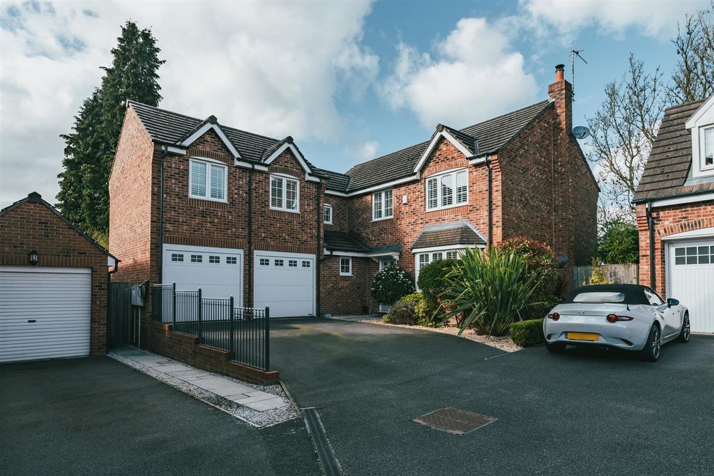 Additional image 33 of 5 bed property for saleOld Pheasant Court, Chesterfield S40