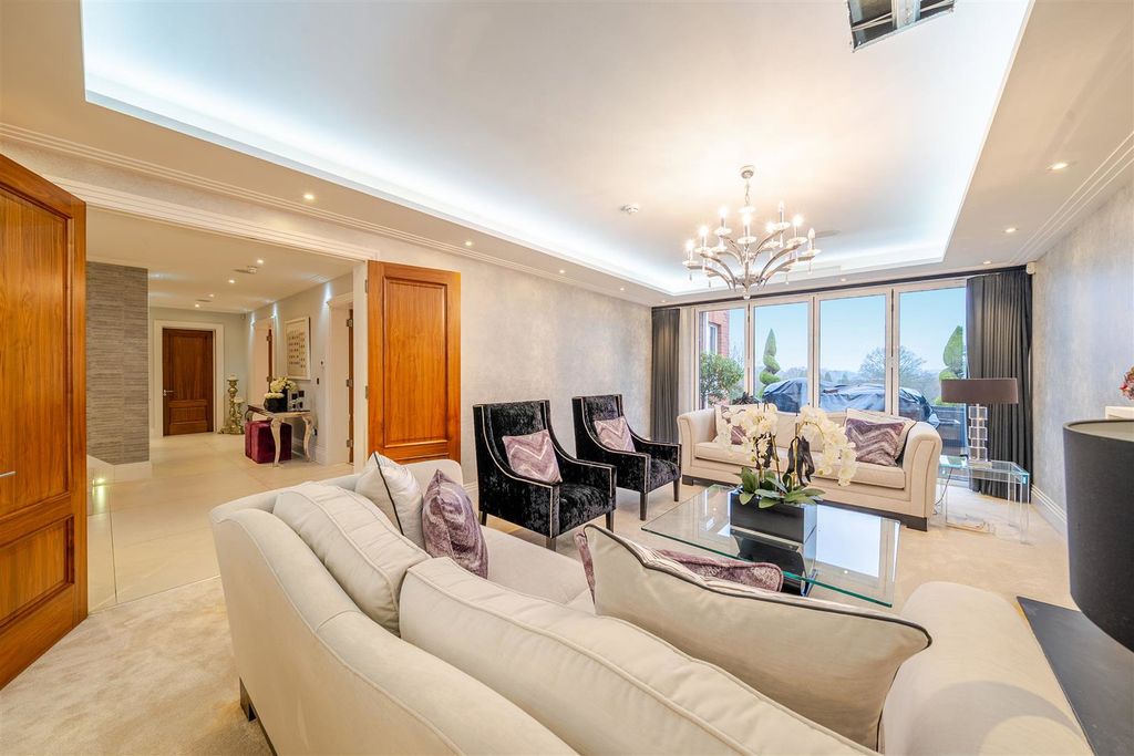 Additional image 9 of 5 bed detached house for saleProwse Avenue, Bushey Heath, Bushey WD23