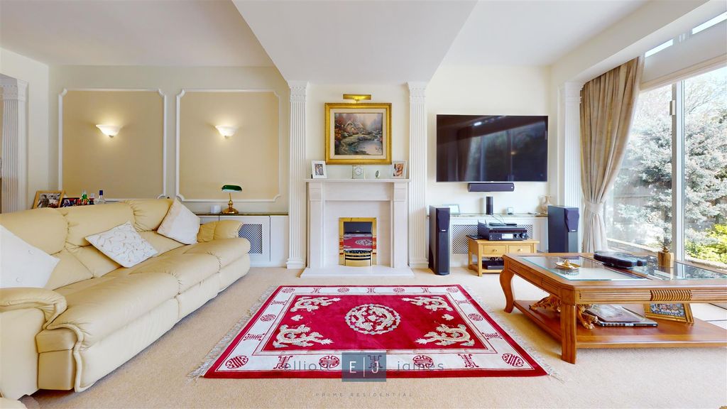 Additional image 10 of 5 bed detached house for saleLee Grove, Chigwell IG7