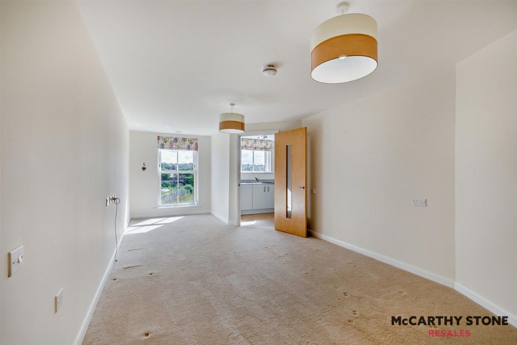 Additional image 2 of 1 bed flat for saleStation Road, Buxton SK17