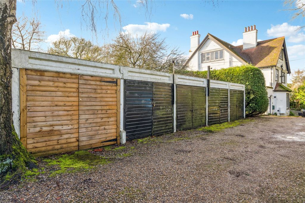 Additional image 25 of 2 bed flat for saleLycrome Road, Chesham, Buckinghamshire HP5