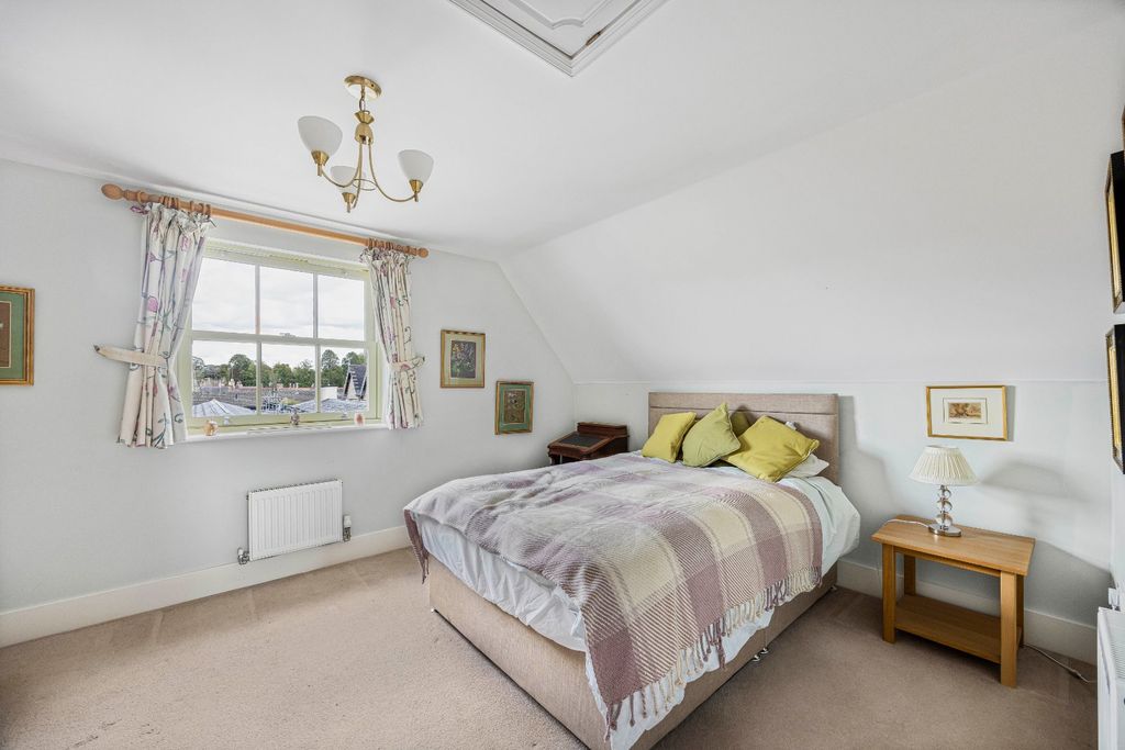 Additional image 15 of 3 bed detached house for saleBingham Close, Cirencester, Gloucestershire GL7