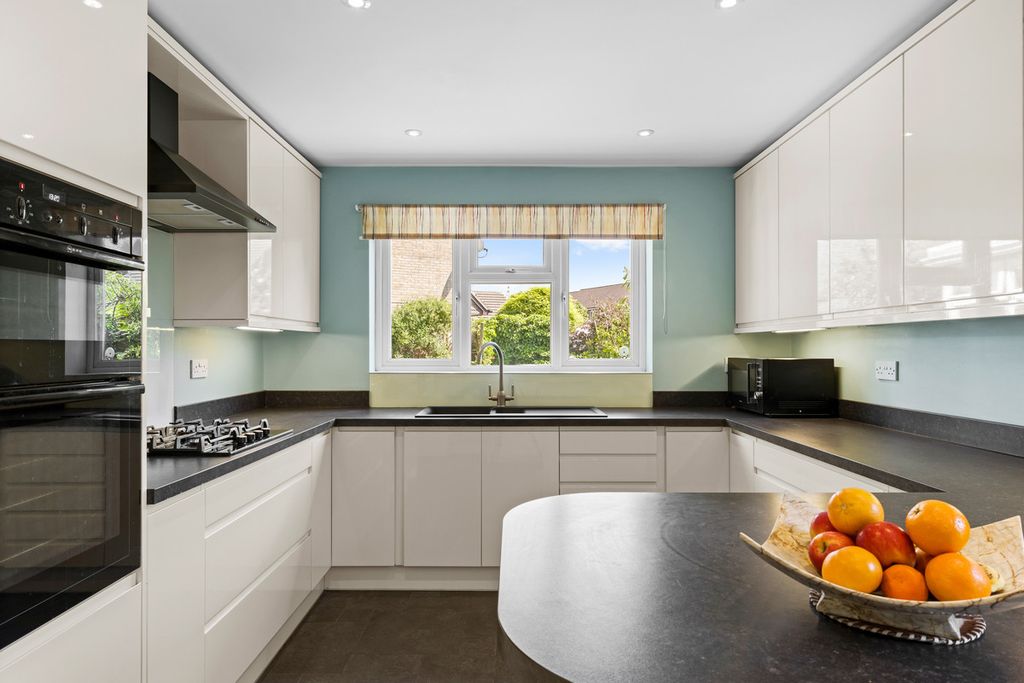 Additional image 17 of 4 bed detached house for saleFairbourne Lane, Caterham CR3