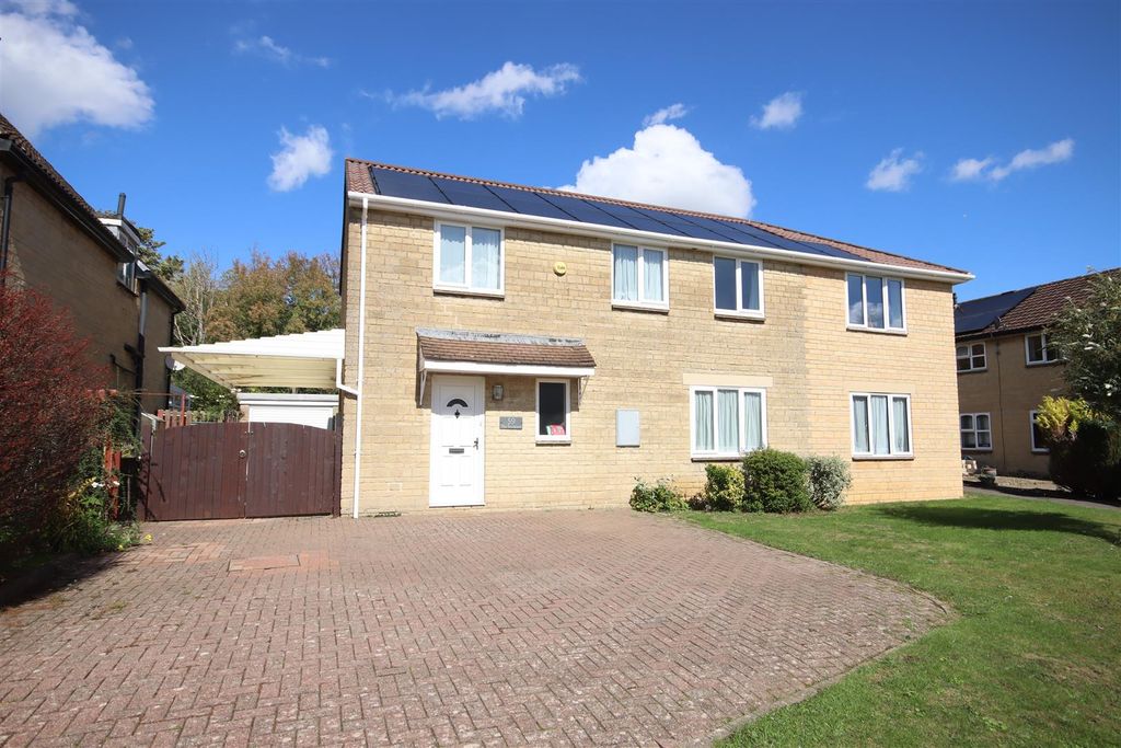5 bed detached house for saleChamberlain Road, Chippenham SN14