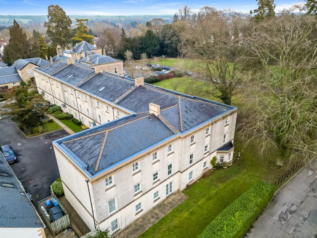 Additional image 11 of 3 bed flat for saleChesterton Lane, Cirencester, Gloucestershire GL7