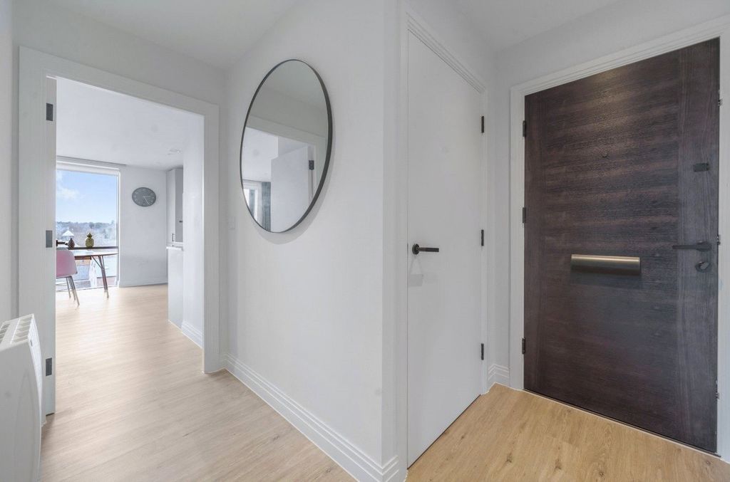 Additional image 15 of 2 bed flat for saleAshwood House, 16-22 Pembroke Broadway, Camberley, Surrey GU15