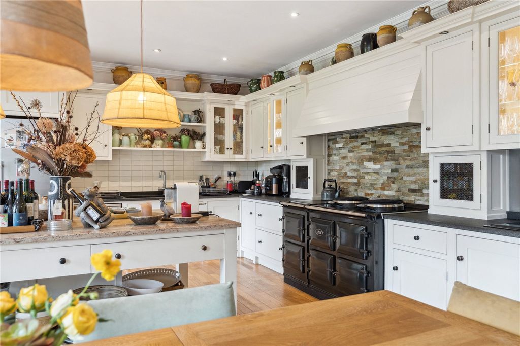 Additional image 8 of 6 bed detached house for saleBlackwell Hall Lane, Chesham, Buckinghamshire HP5