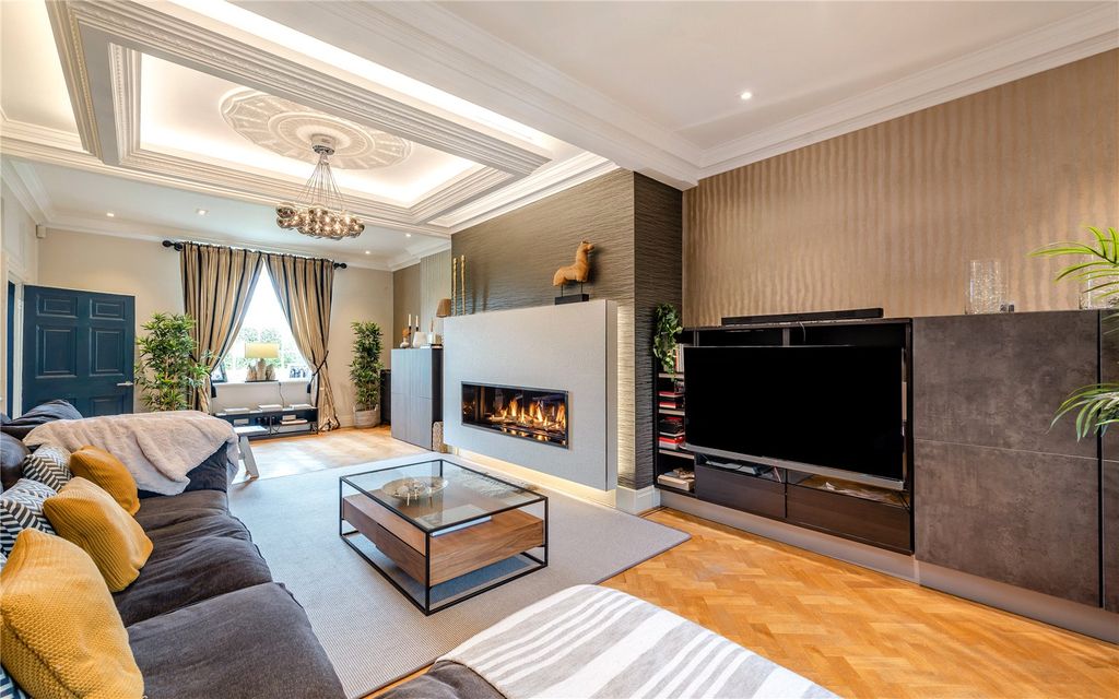 Additional image 2 of 6 bed semi-detached house for saleLittle Rake Lane, Chorlton-By-Backford, Chester CH2