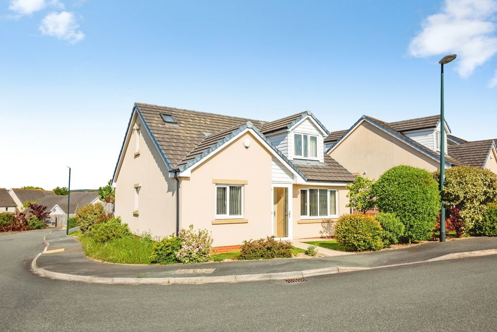3 bed detached house for saleDol Y Dintir, Cardigan, Dyfed SA43