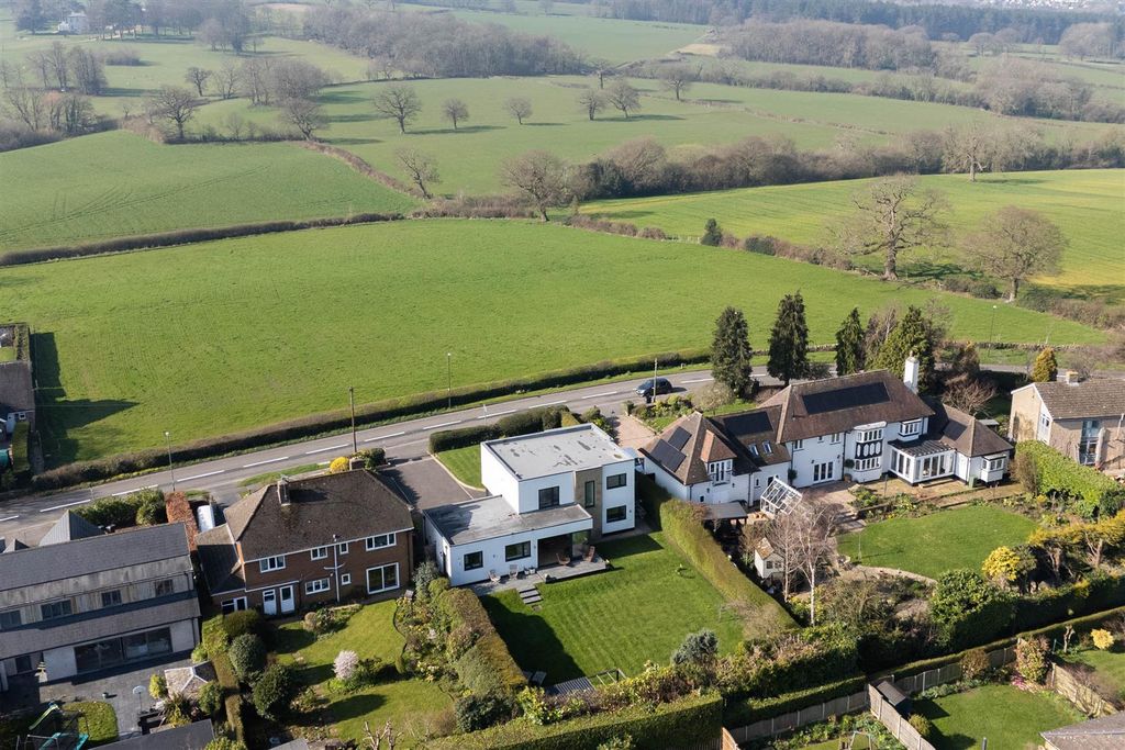 Additional image 60 of 4 bed detached house for saleWalton Back Lane, Walton, Chesterfield S42