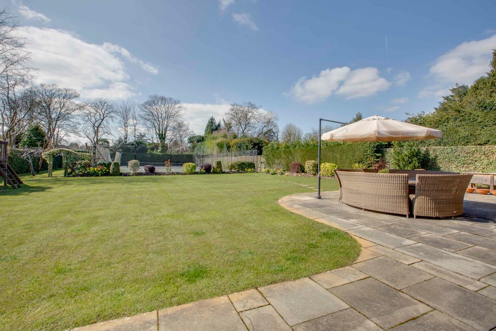 Additional image 21 of 7 bed detached house for saleBurtons Way, Chalfont St Giles HP8