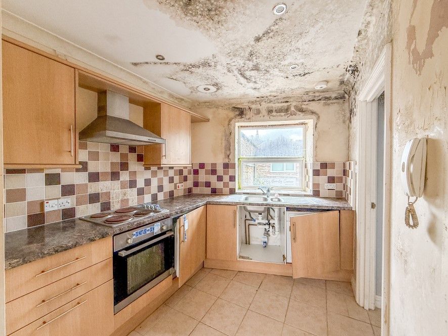 Additional image 3 of 1 bed flat for saleFlat 2, 12 Fore Street, Callington, Cornwall PL17