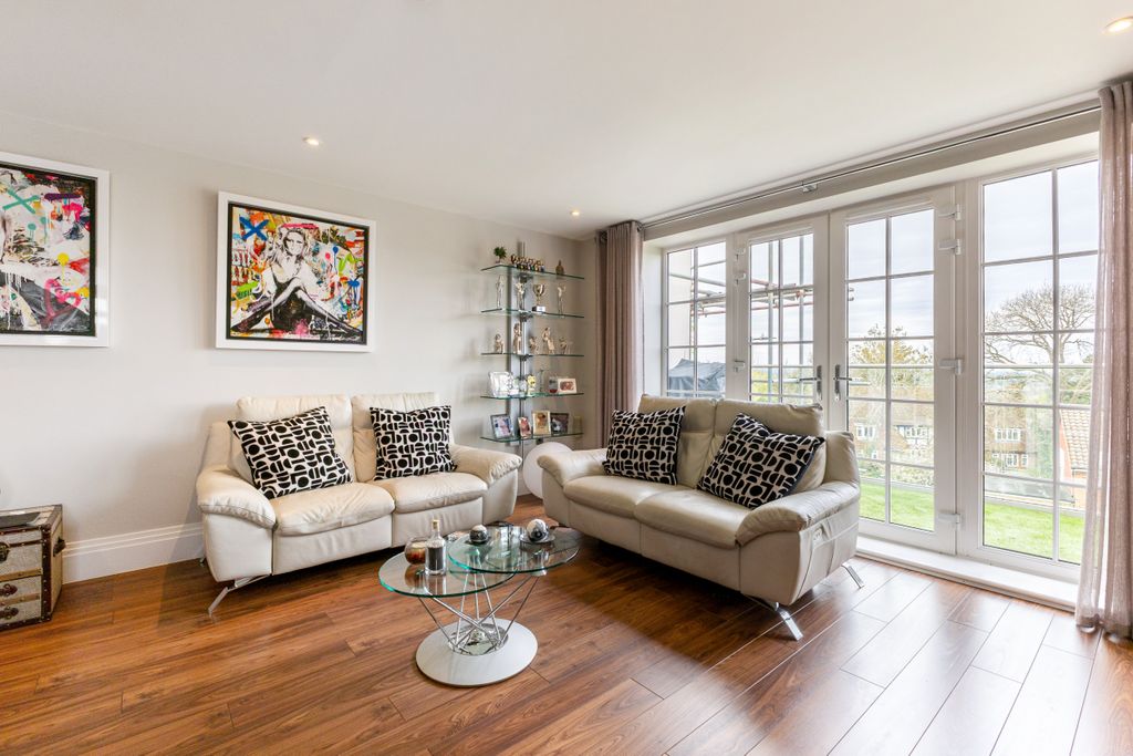 Additional image 9 of 2 bed flat for saleSparrows Herne, Bushey WD23