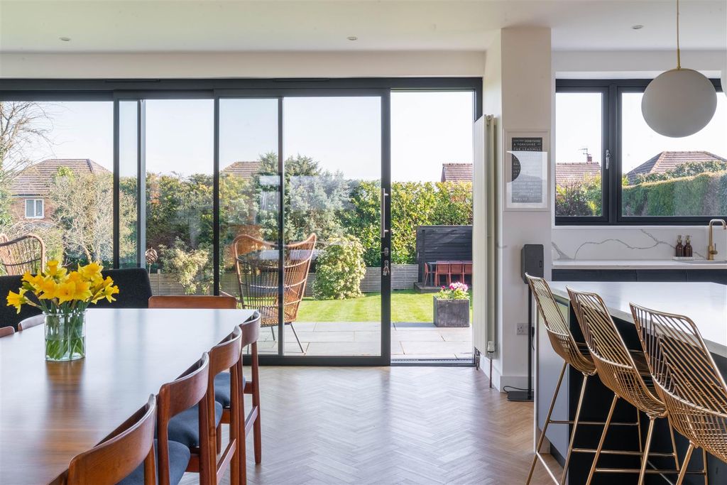 Additional image 3 of 4 bed detached house for saleWalton Back Lane, Walton, Chesterfield S42