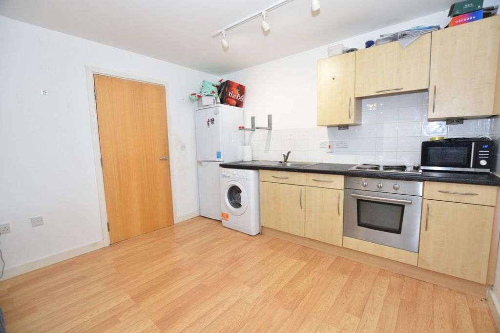 Additional image 2 of 1 bed flat for saleVyvyans Court, Tuckingmill, Camborne, Cornwall TR14