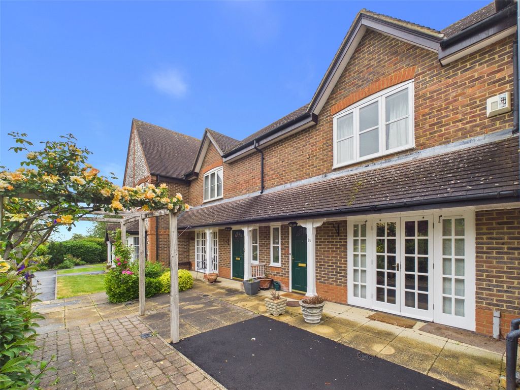 2 bed terraced house for saleHill Farm Court, Chinnor, Oxfordshire OX39