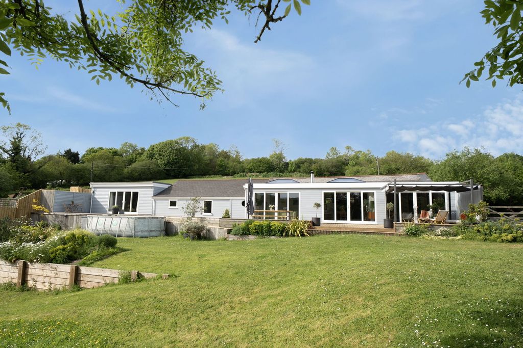 5 bed bungalow for saleHarewood Road, Calstock PL18