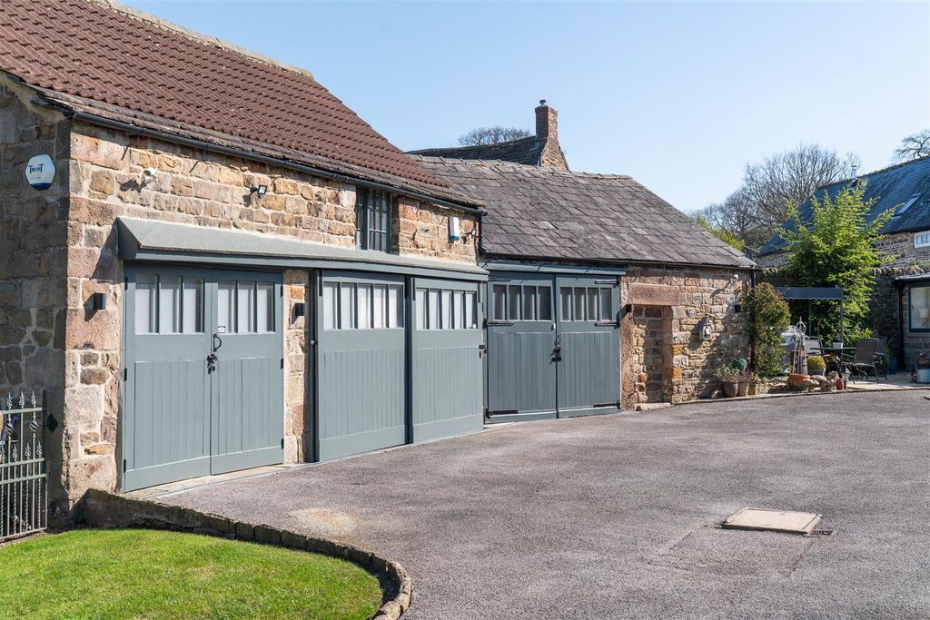Additional image 71 of 4 bed property for saleHawthorne Barns, Walton Back Lane, Somersall, Chesterfield S42