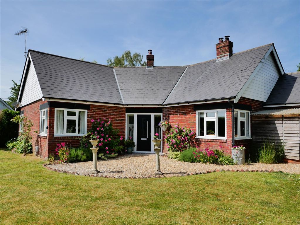 3 bed detached house for saleQuemerford, Calne SN11