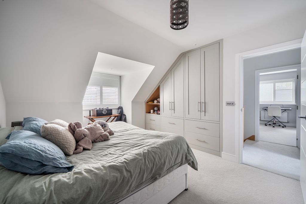 Additional image 4 of 5 bed detached house for saleThe Robins, Caterham CR3