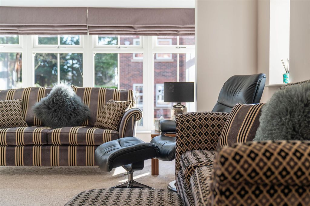 Additional image 9 of 5 bed detached house for saleTreeneuk Gardens, Ashgate, Chesterfield S40