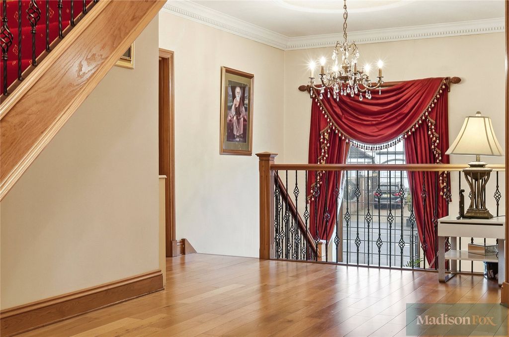 Additional image 22 of 6 bed detached house for saleTomswood Road, Chigwell IG7