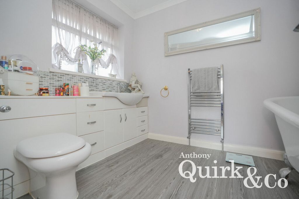 Additional image 12 of 4 bed detached house for saleBeach House Gardens, Canvey Island SS8