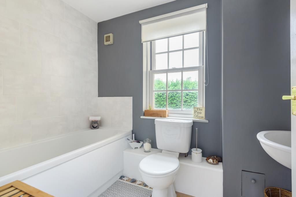Additional image 2 of 2 bed flat for saleChipping Norton, Oxfordshire OX7